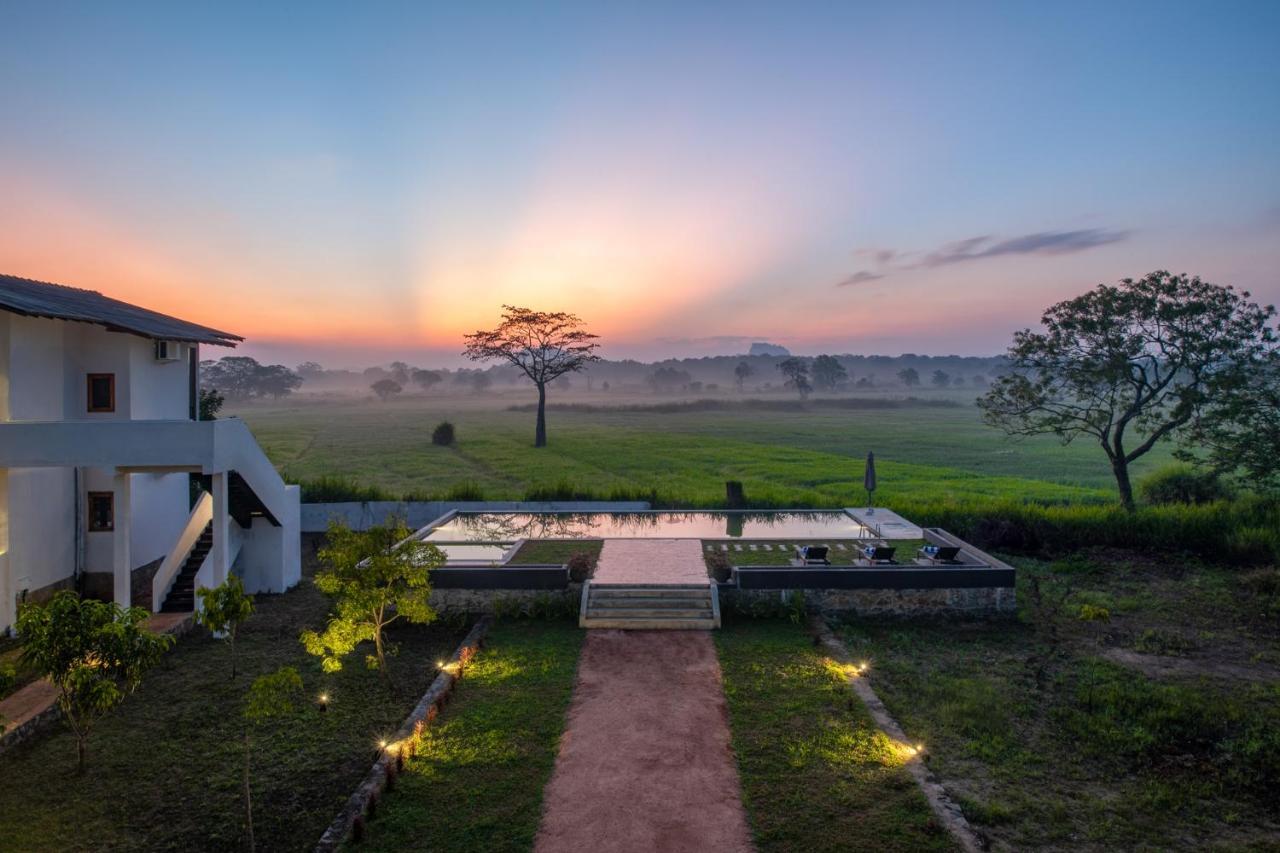 Ceylon Breeze Sigiriya Hotel Exterior photo