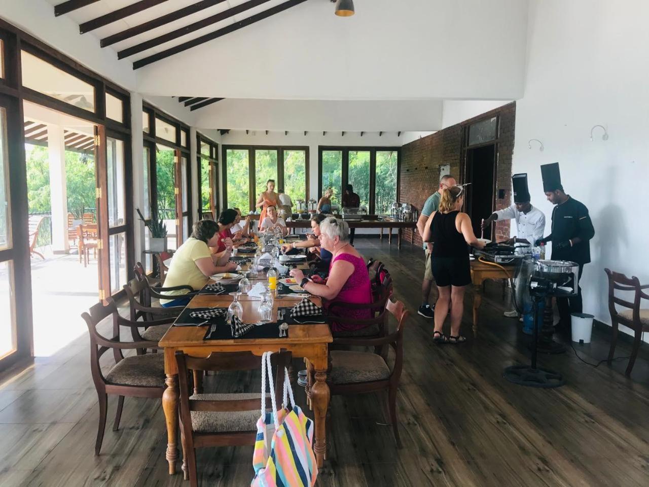 Ceylon Breeze Sigiriya Hotel Exterior photo