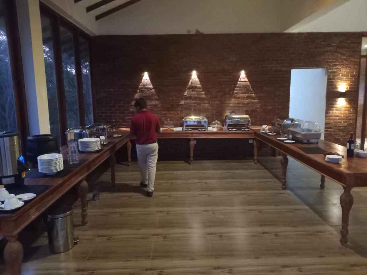 Ceylon Breeze Sigiriya Hotel Exterior photo